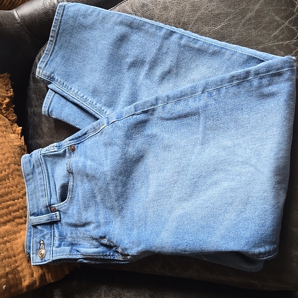 American Eagle women mom jean 4S Short Stretch Comfy French Girl Minimalist - Picture 6 of 14